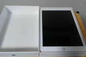 iPad Wi-Fi 32GB-ゴールド（第6世代）　iPad