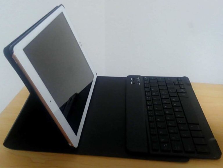 9 7サイズ Ipad 用のキーボード付きケースカバーを使う ハジカラ