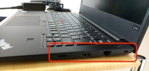 Lenovoの「ThinkPad E480」　右側面