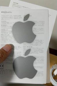 2020年モデルの13インチMacBook Pro　ステッカー