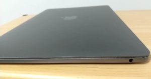 2020年モデルの13インチMacBook Pro　イヤホンジャック