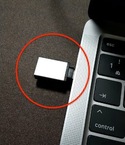 USB タイプA→タイプC変換アダプタ　Macに接続