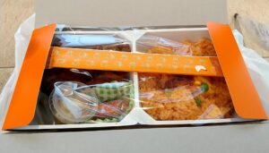 チキン弁当　開封