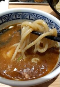 三田製麺所とりからつけ麺　麺とスープ