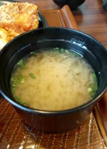 ガスト　から好し合盛り定食　味噌汁