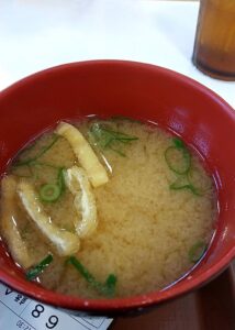 すき家　Wニンニク牛丼　味噌汁