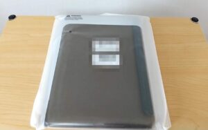 iPad 半透明三つ折りスタンドケース　郵送