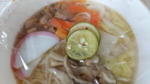 すだち香る阿波尾鶏の温そうめん ナチュラルローソン　スダチ