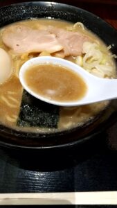 東京つけめん久臨ダイバーシティ店　豚玉ラーメン　スープ