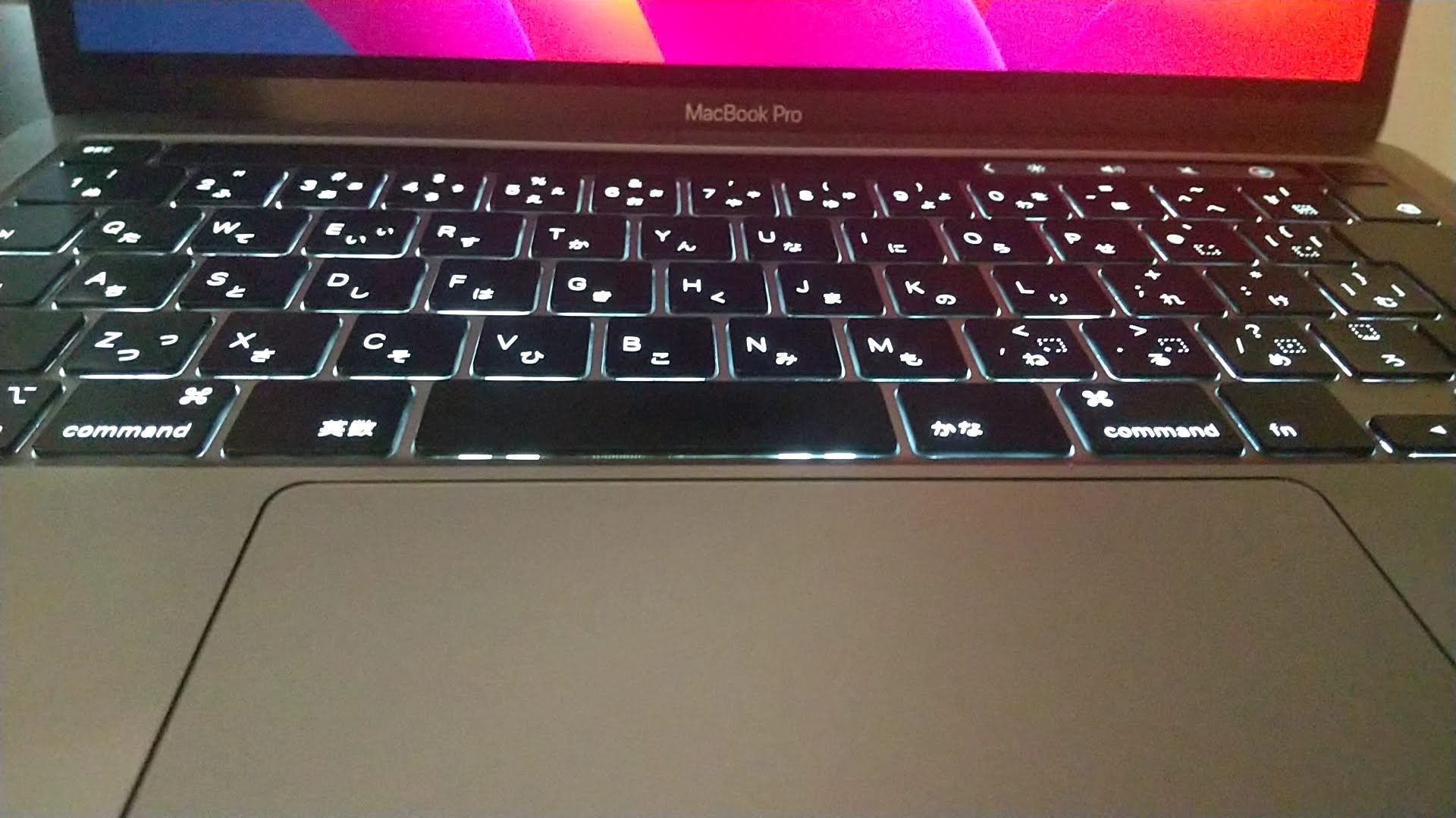 MacBook キーボード輝度　100%