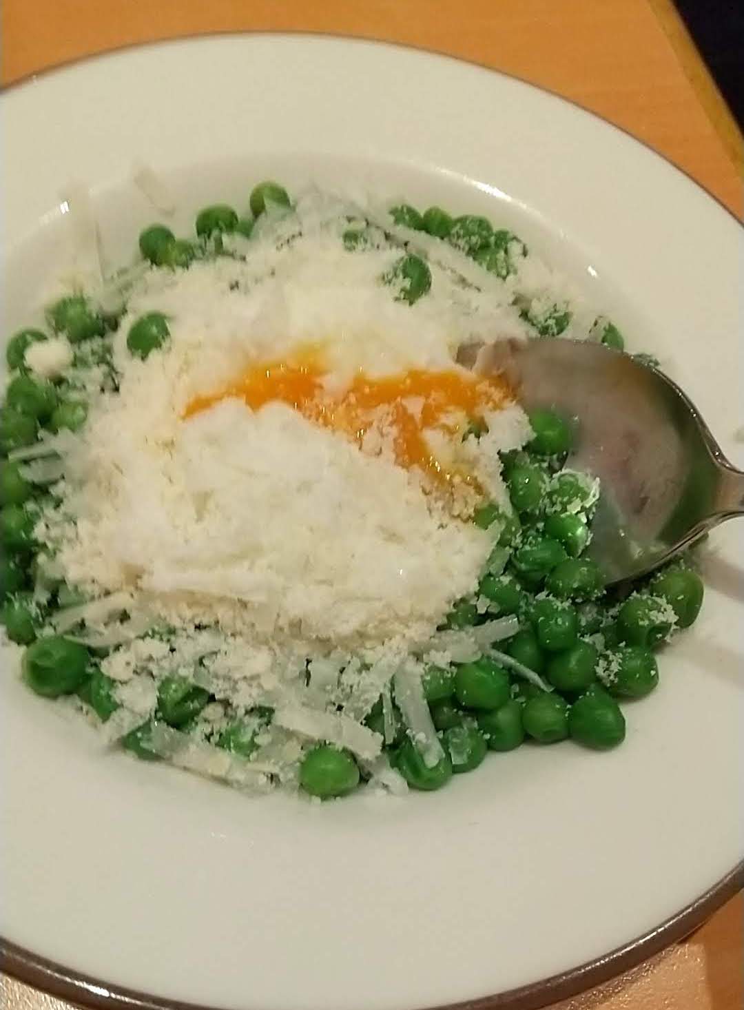 サイゼリヤ　調味料　青豆＋チーズ