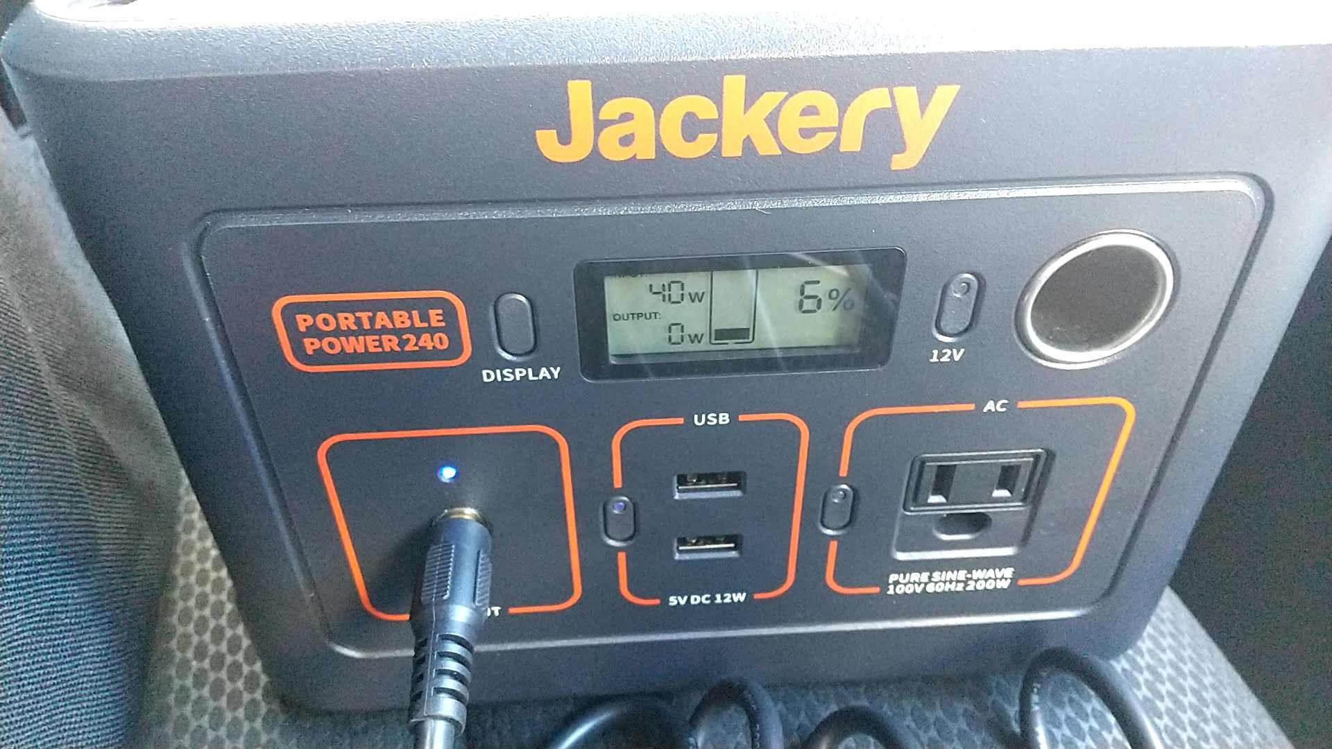 Jackery（ジャクリ） ポータブル電源 240　シガーソケット充電開始