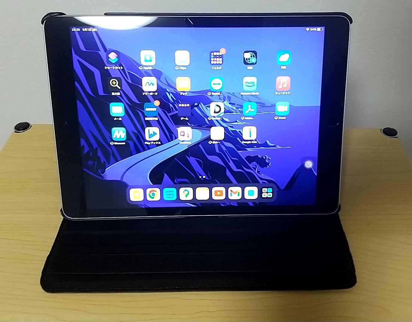 iPad 360度回転保護ケースカバー　セット後 立てる２