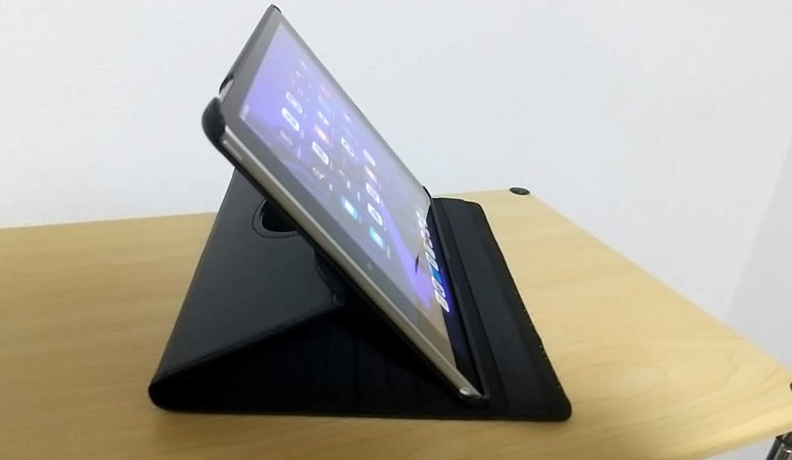 iPad 360度回転保護ケースカバー　セット後　横から見ると