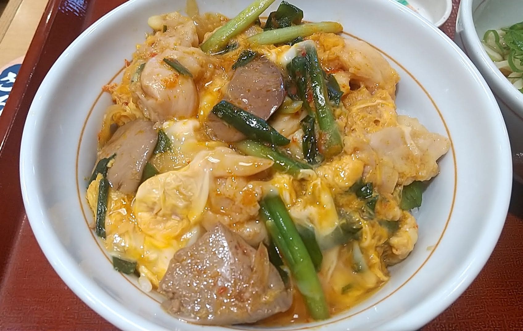 なか卯　レバニラ親子丼　ラー油