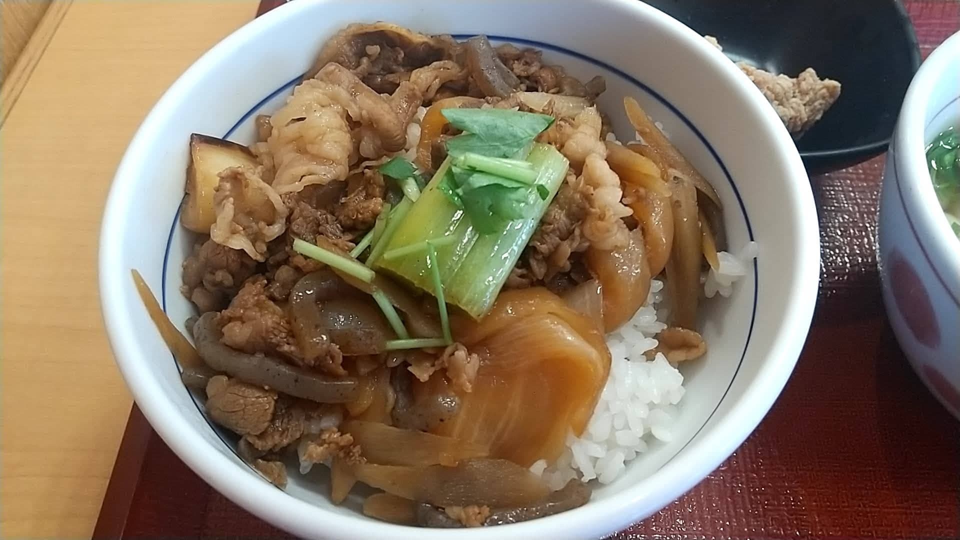 なか卯　牛すき丼セット　牛すき丼