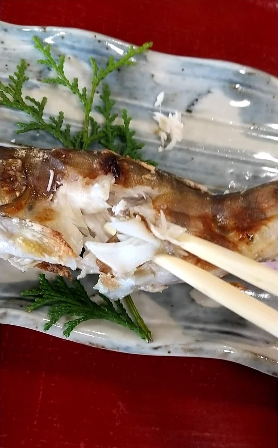 小菅の湯　ヤマメの塩焼き 食べる