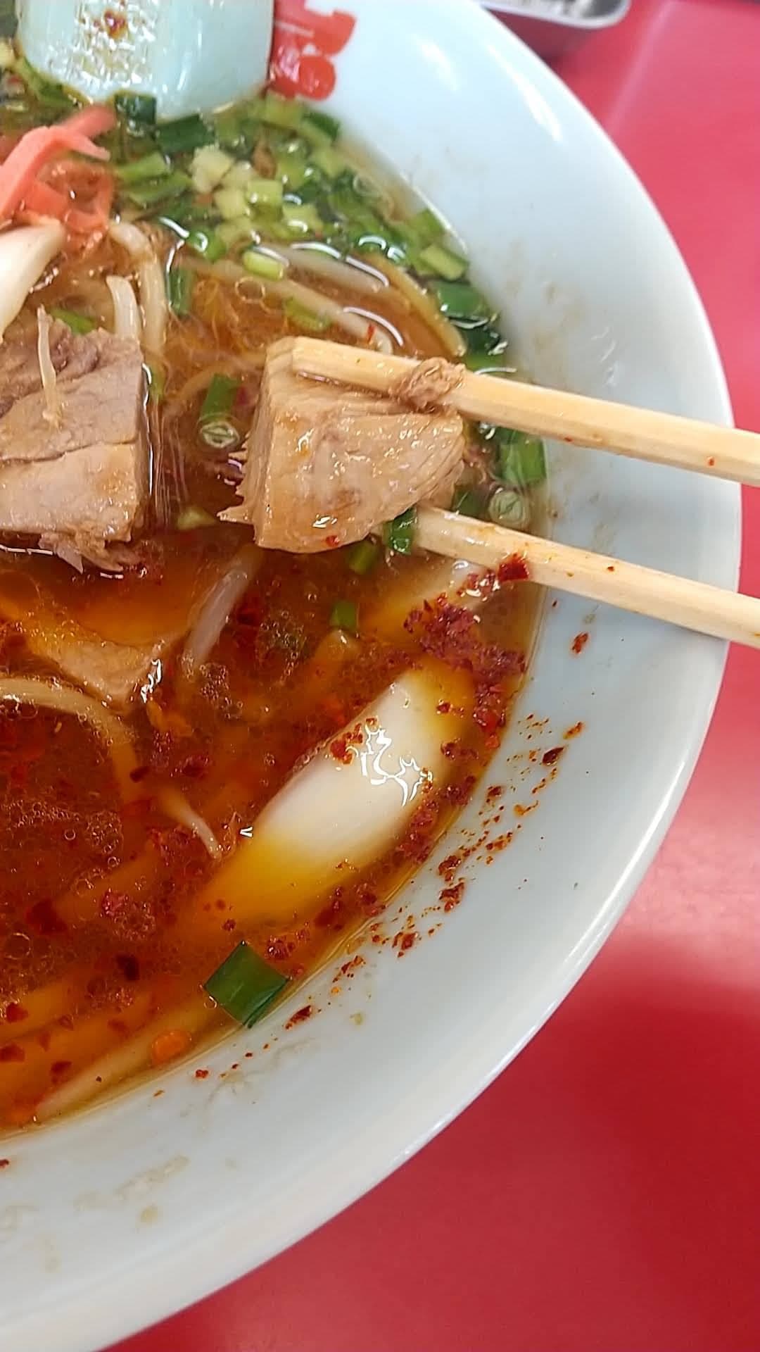 山岡家　旨辛とんこつラーメン　チャーシュー