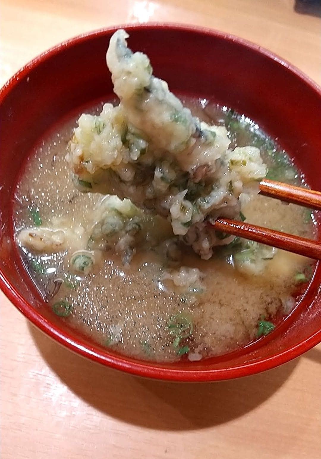 銚子丸　秋の味覚　宗田かつおとふのりの味噌汁　食べる