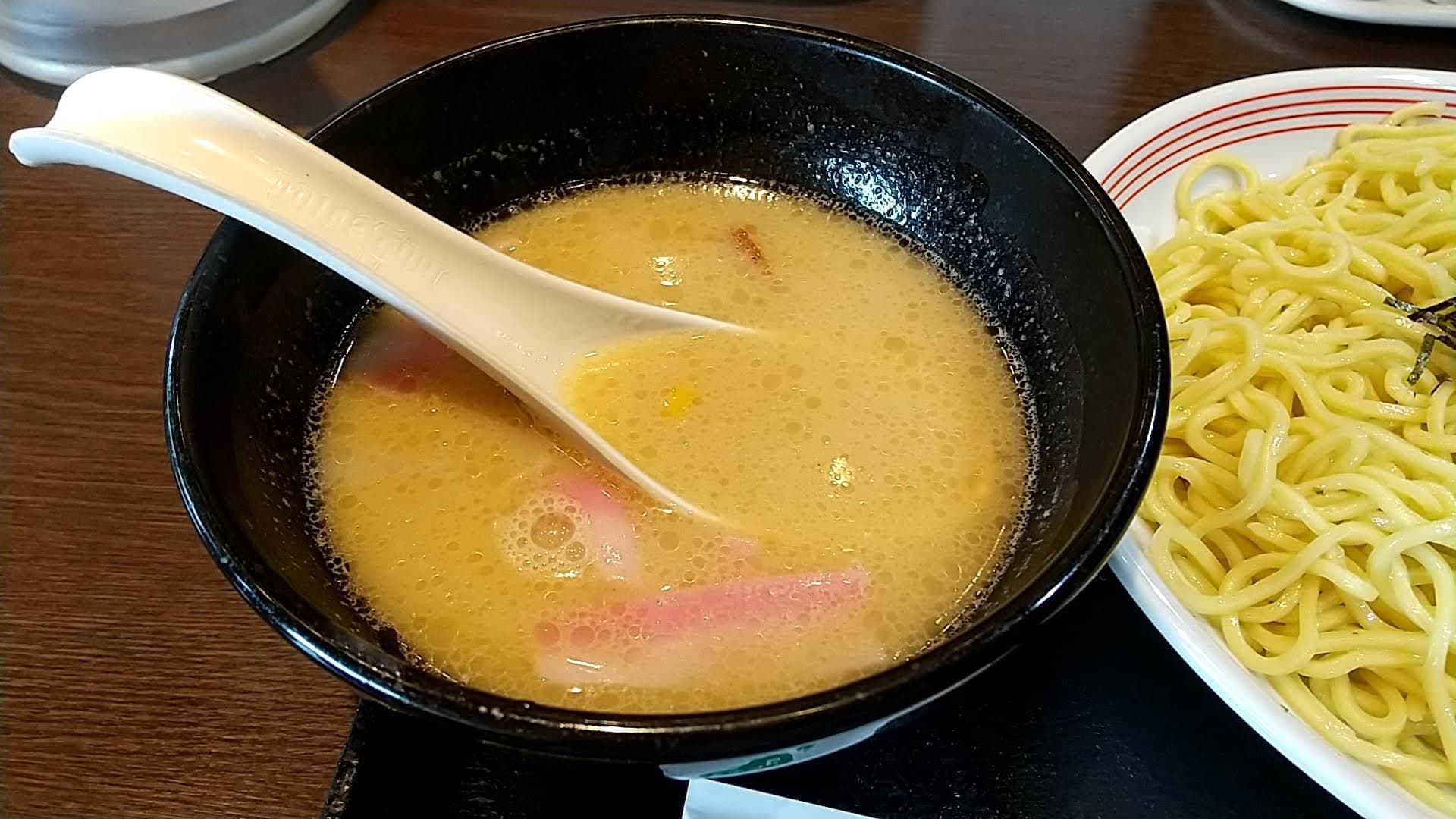 リンガーハット　鶏白湯つけ麺　スープ