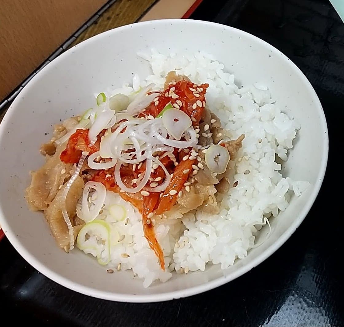 梅もと ヤエチカ店　醤油ラーメンセット　丼