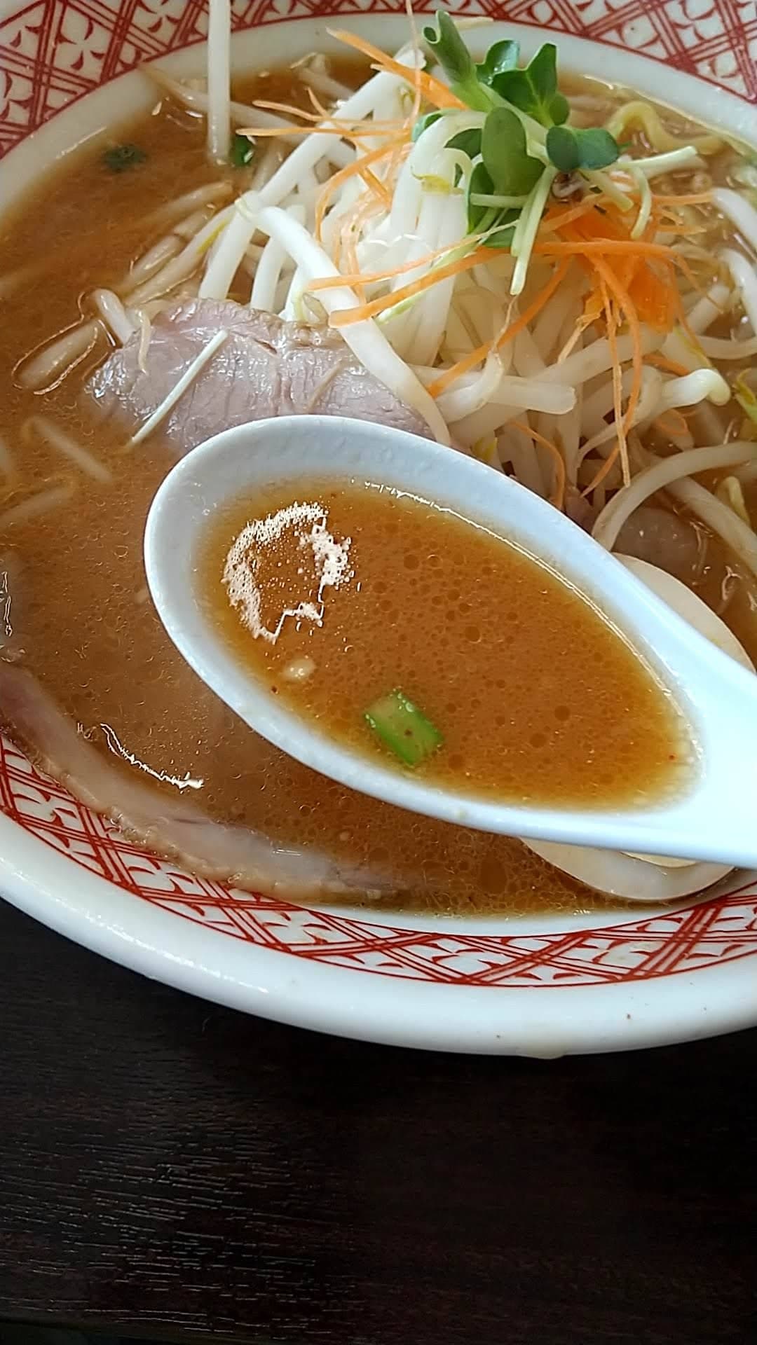 本格味噌ラーメン　めん丸　丸味噌ラーメン　スープ