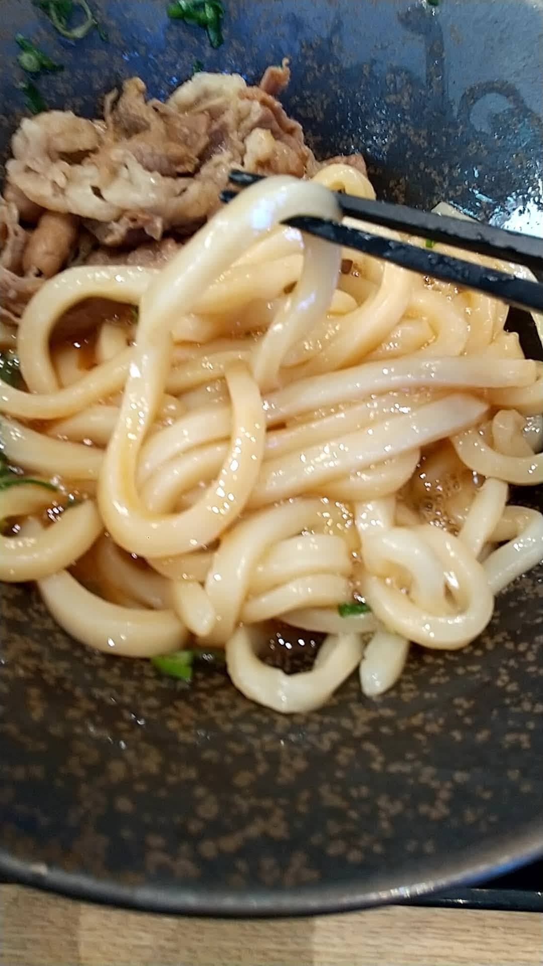 山本本気うどん　牛肉釜玉うどん　うどん