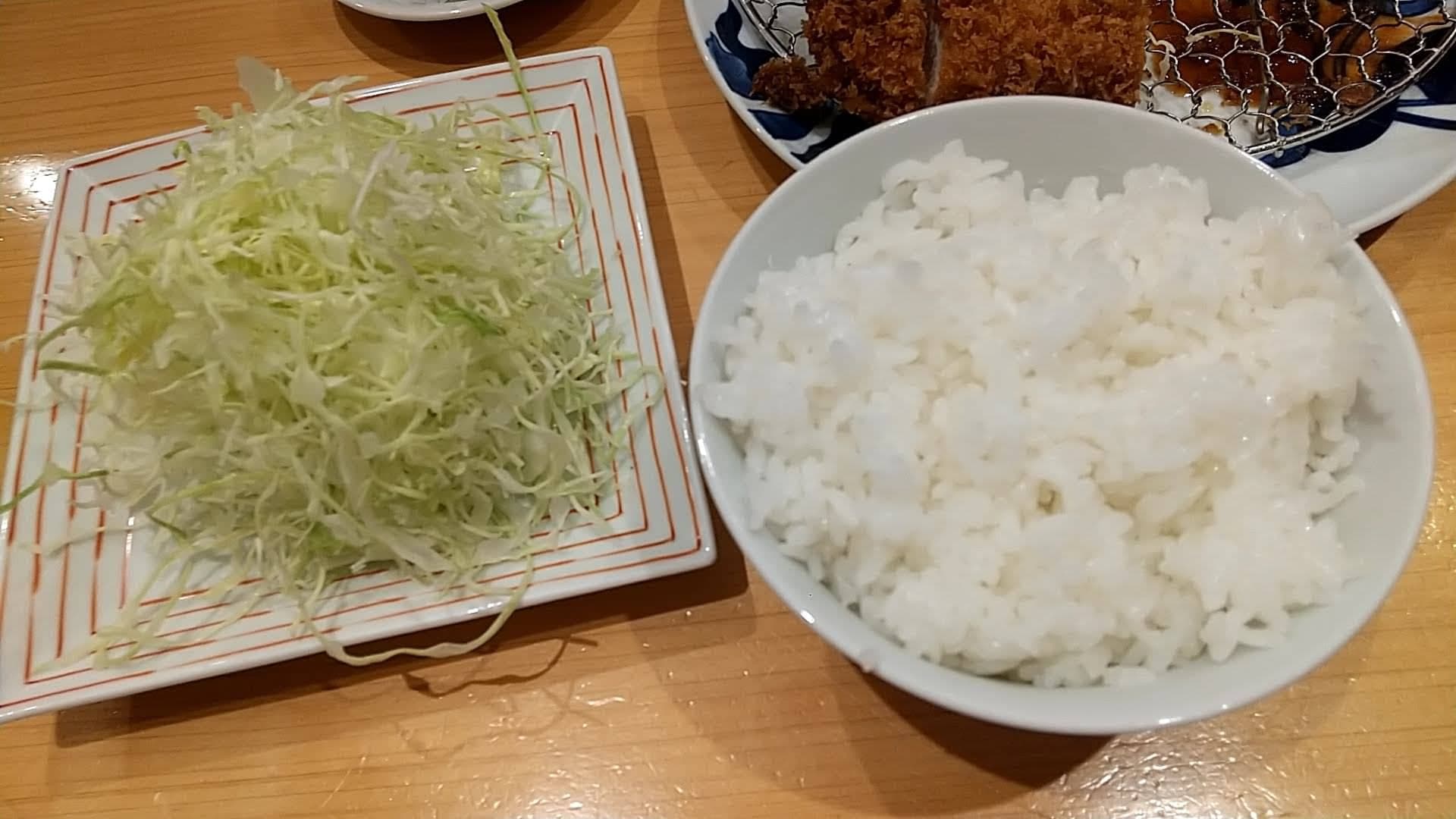 とんかつ寿々木　ロースかつ定食　キャベツご飯お代わり