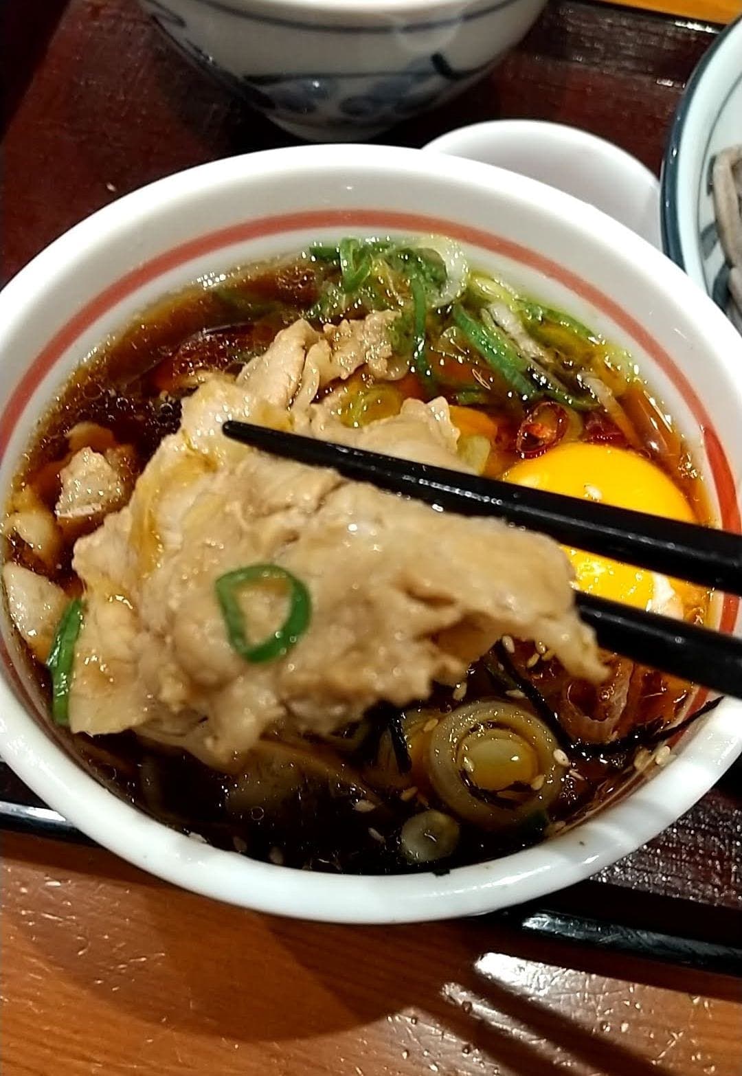 乱切り蕎麦と天丼 一の井　旨辛肉そば　豚肉