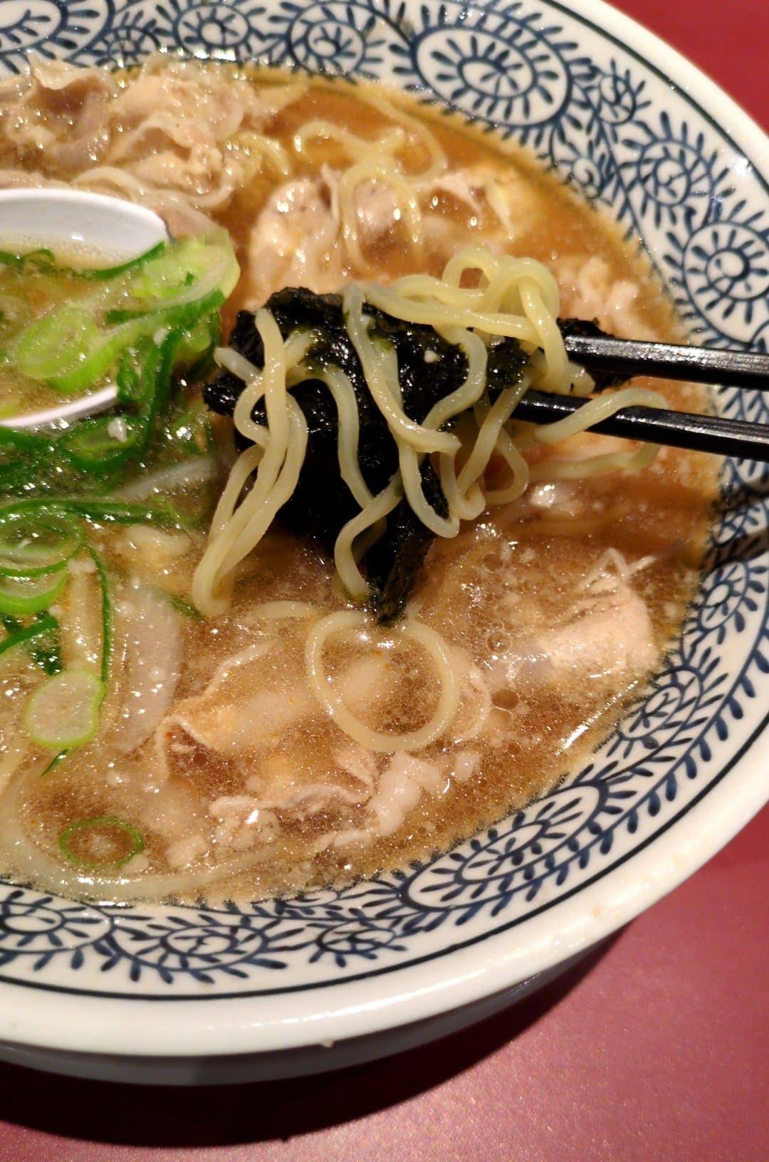 丸源ラーメン　「熟成醤油ラーメン 肉そば」　海苔と
