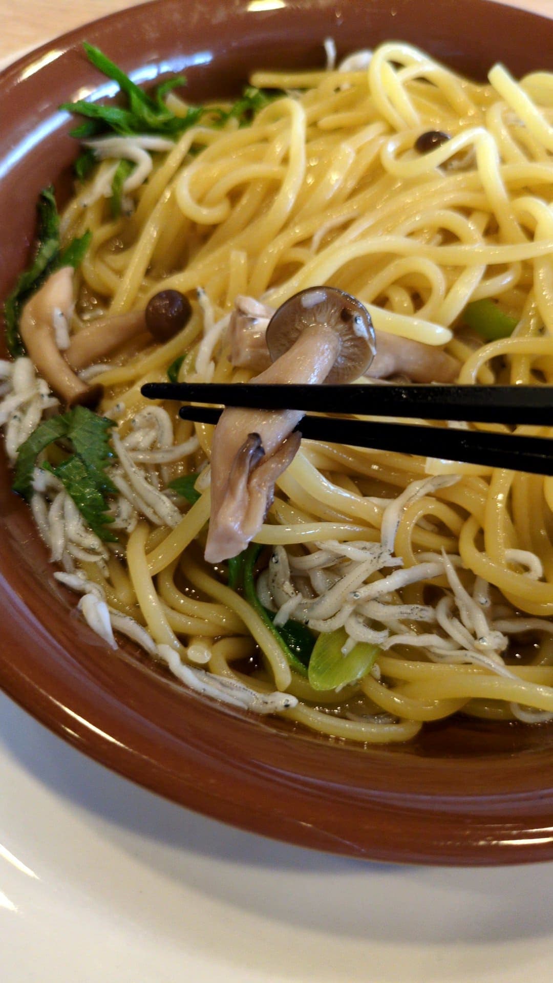 ガスト　パスタしらすとねぎの出汁醤油　キノコ