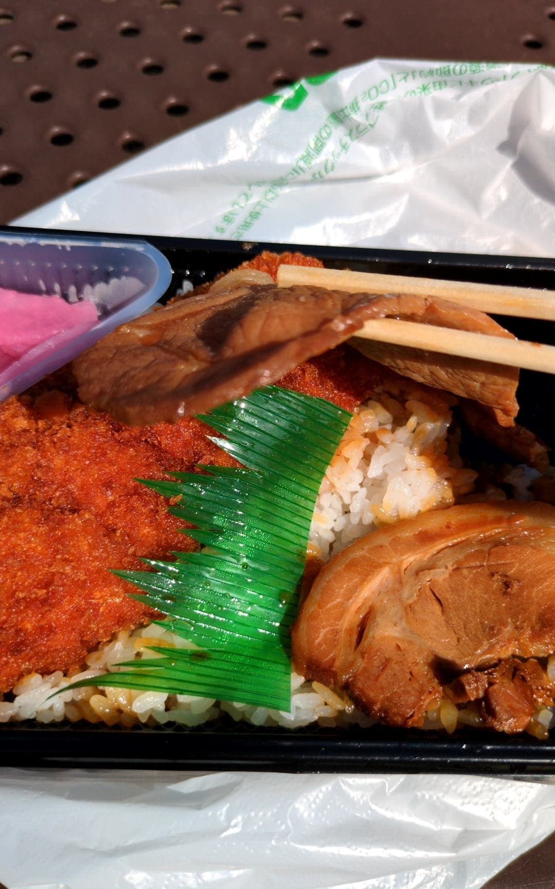 としまや弁当　としまやゴージャス弁当 バーベキュー食べる