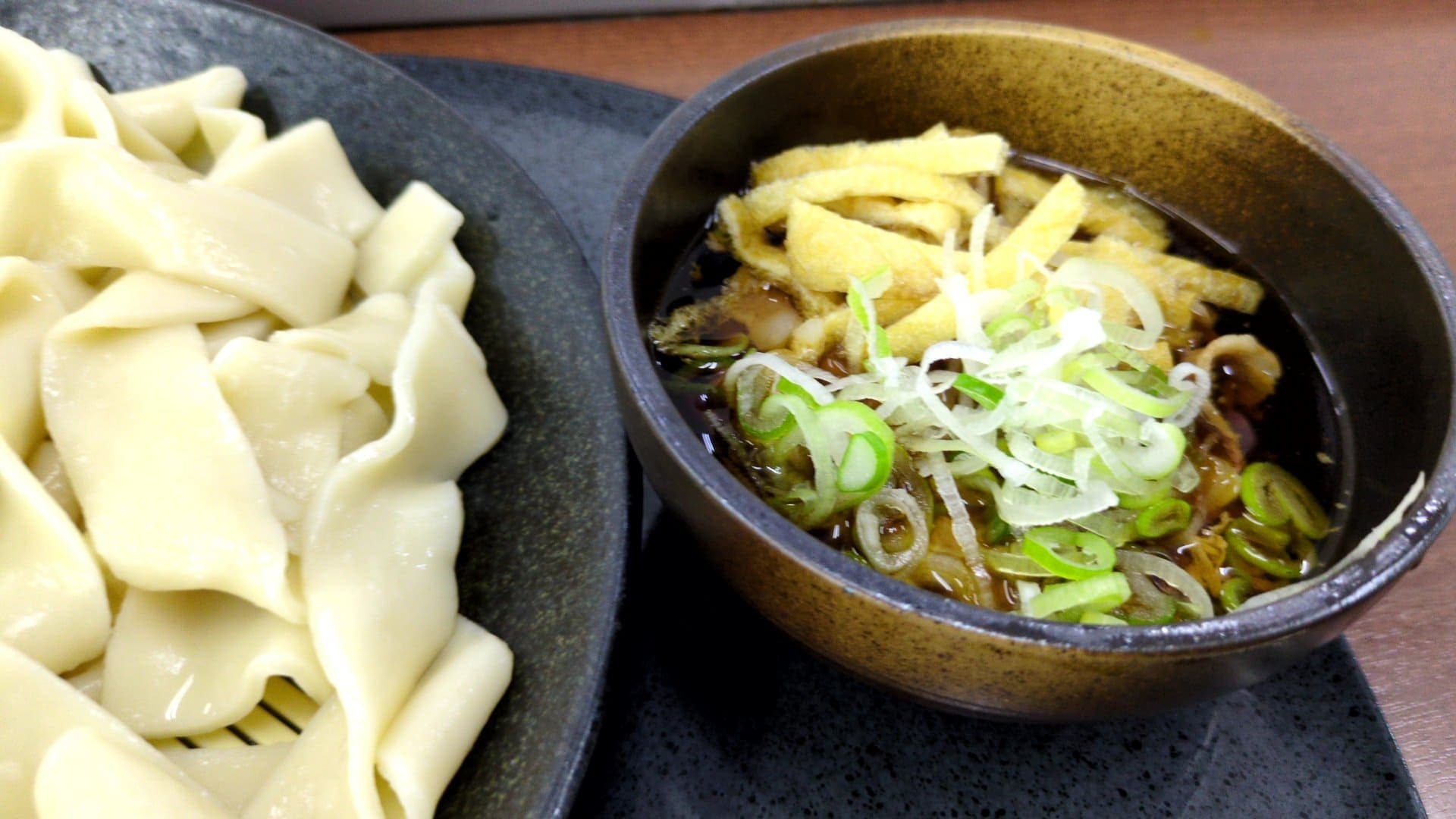 高坂サービスエリア下り　肉汁ひもかわうどん並　肉汁