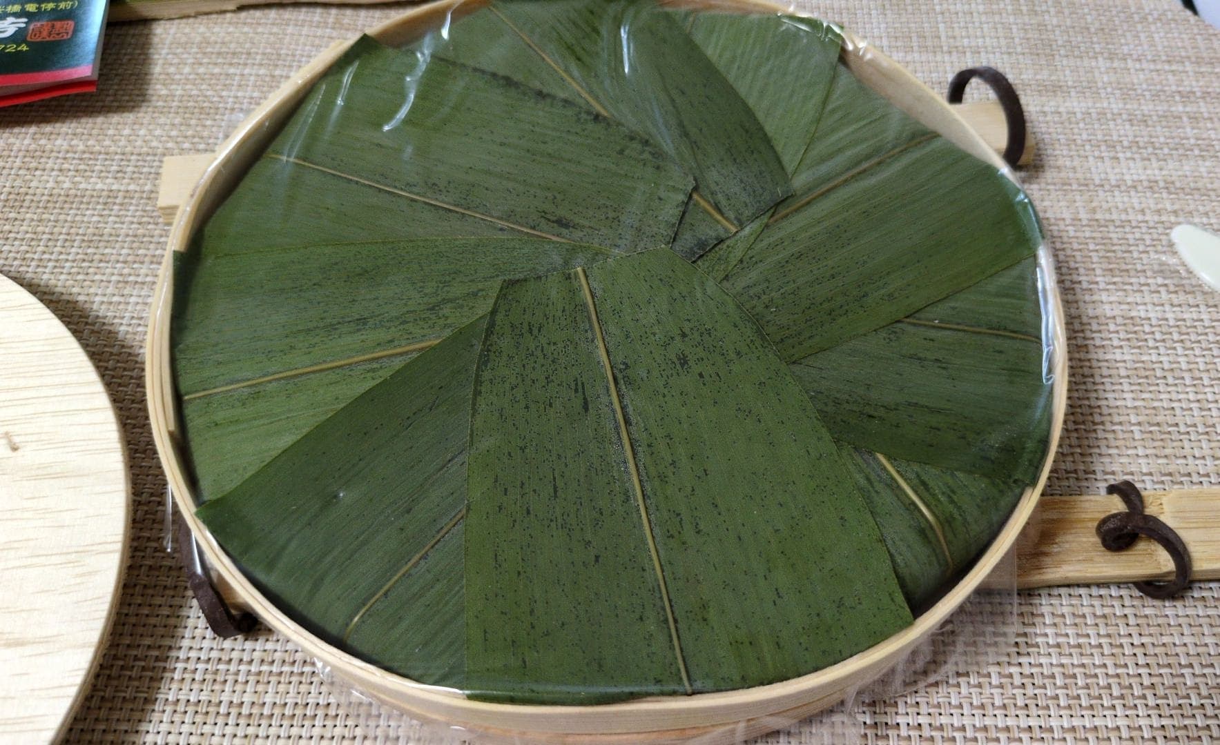 富山　高芳　鱒の寿し一重　開封後