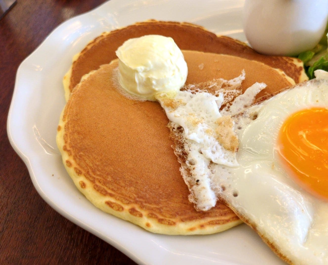 ロイヤルホスト高輪　パンケーキのブランチプレート　パンケーキ
