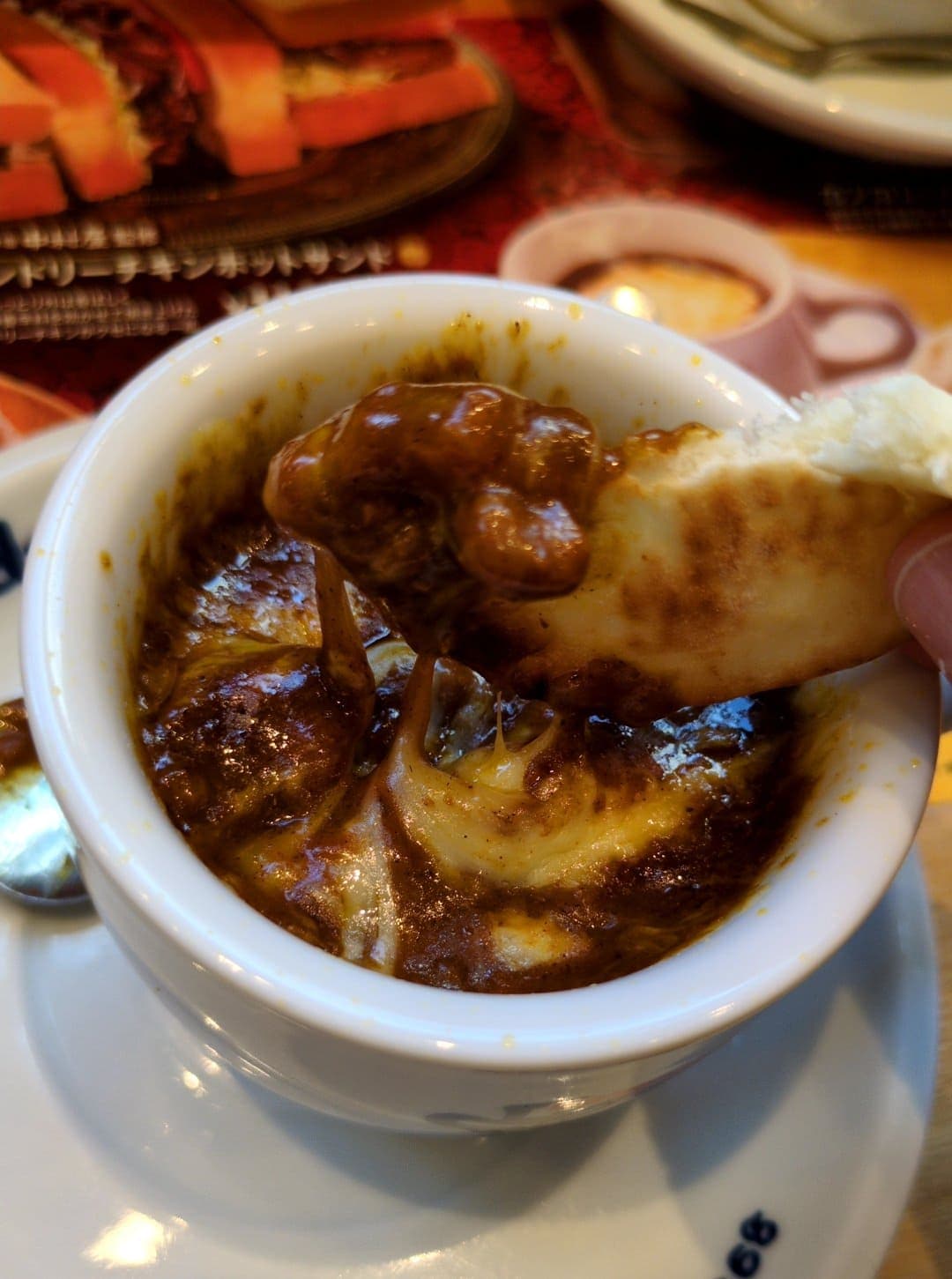 コメダ　カリー祭り　チーズカリーとナン　食べる２