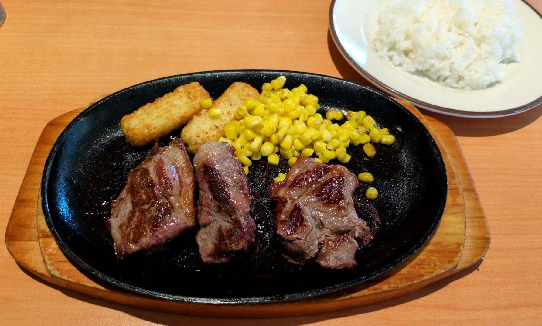 サイゼリヤ　ラム(仔羊)のランプステーキ