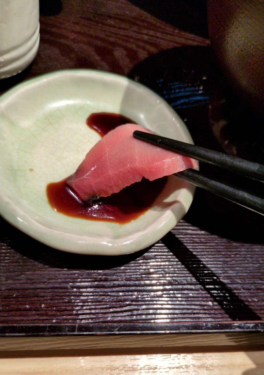 近畿大学水産研究所　近大お魚づくし御膳　マグロ刺身食べる