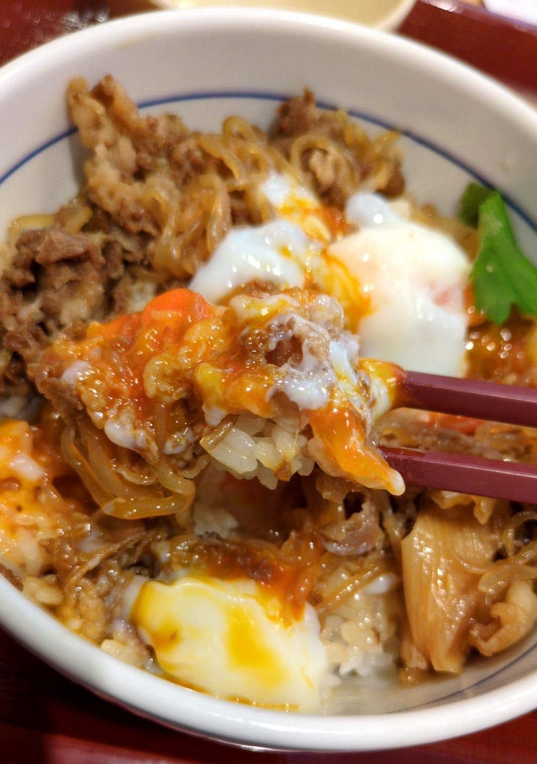 なか卯　温たま牛すき丼　トッピング食べる２