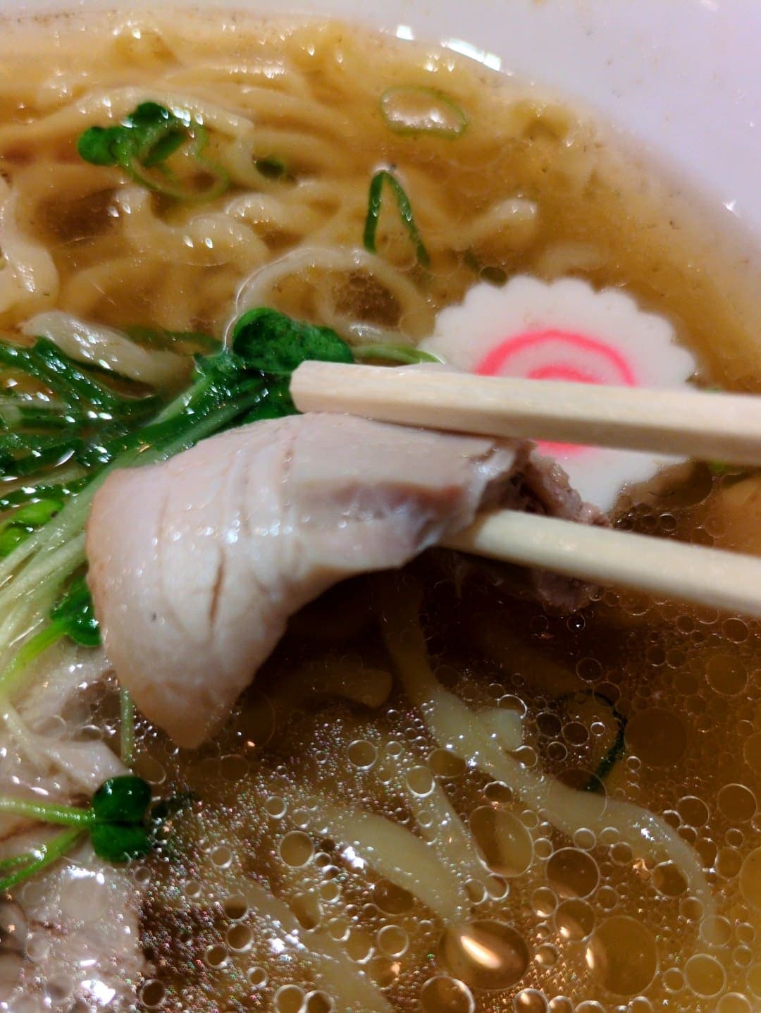 鮨とラーメン うおがしや　赤酢シャリ握り三貫＋追いかつおラーメン　チャーシュー