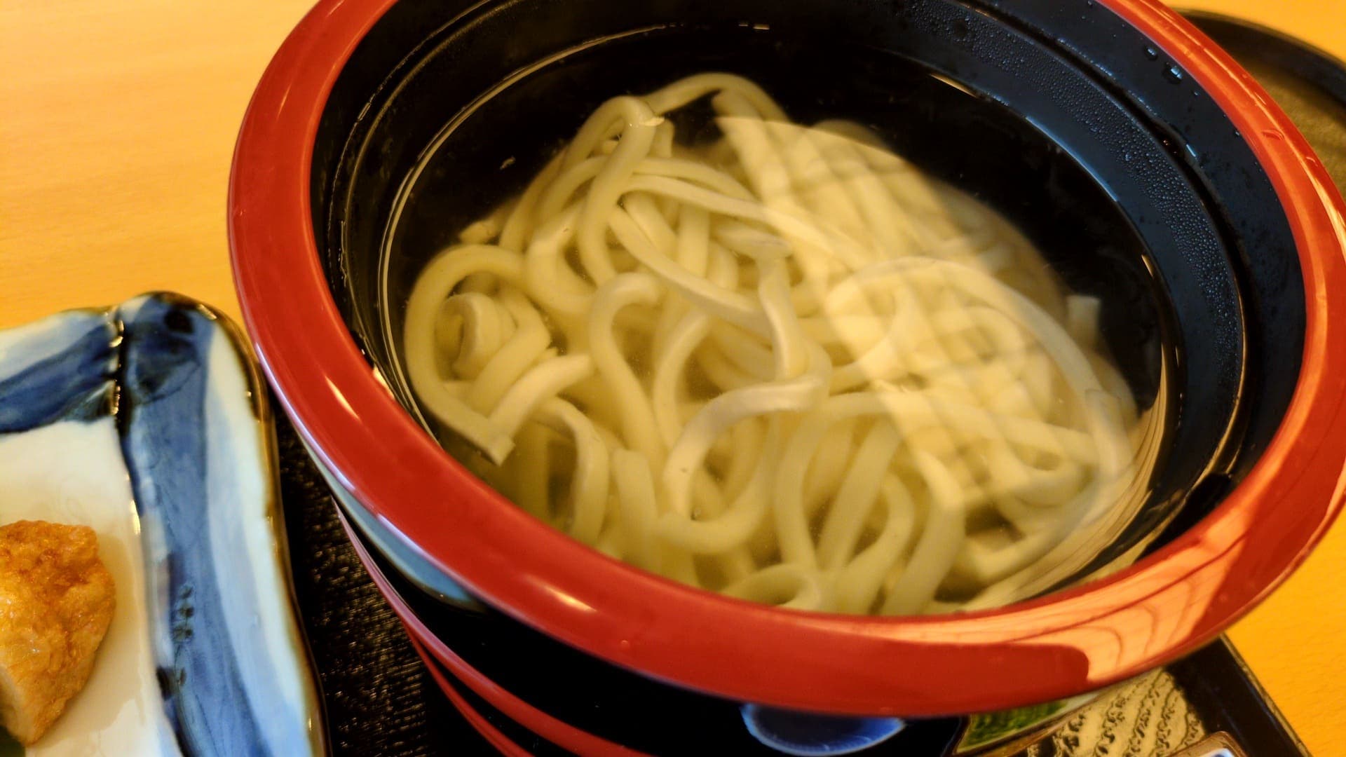 箱根　龍宮殿本館　釜揚げうどん  開ける