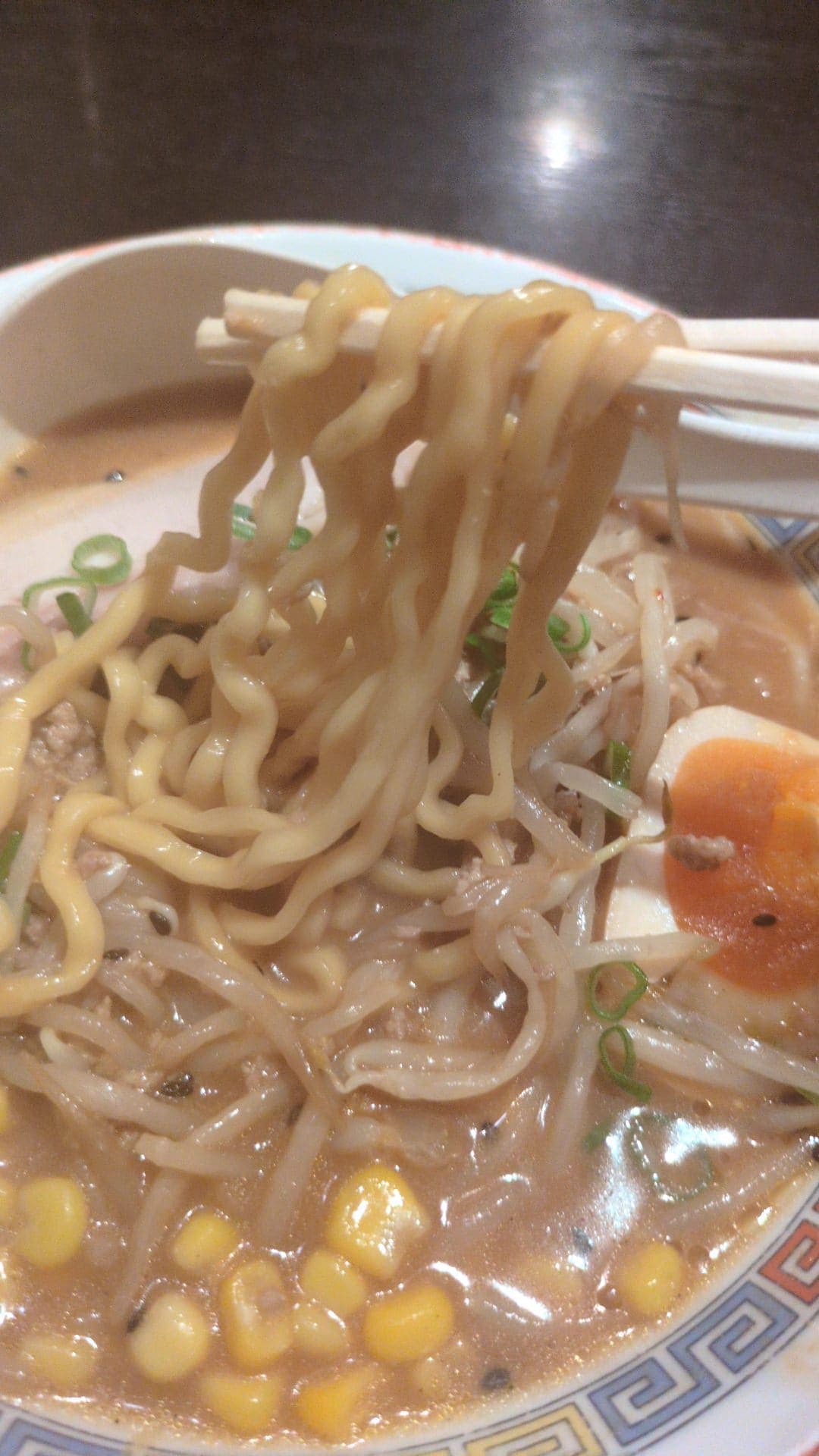 味噌ラーメン どさん子　元祖味噌○得　麺