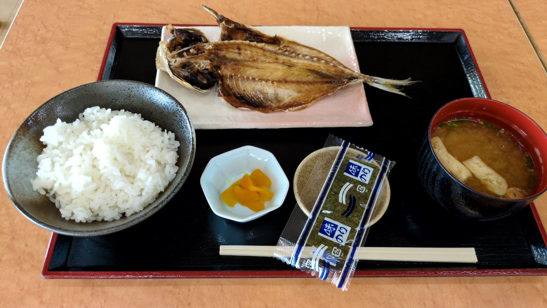 道の駅マリンタウン　マリーナ展望レストラン　朝食　大アジ干物定食