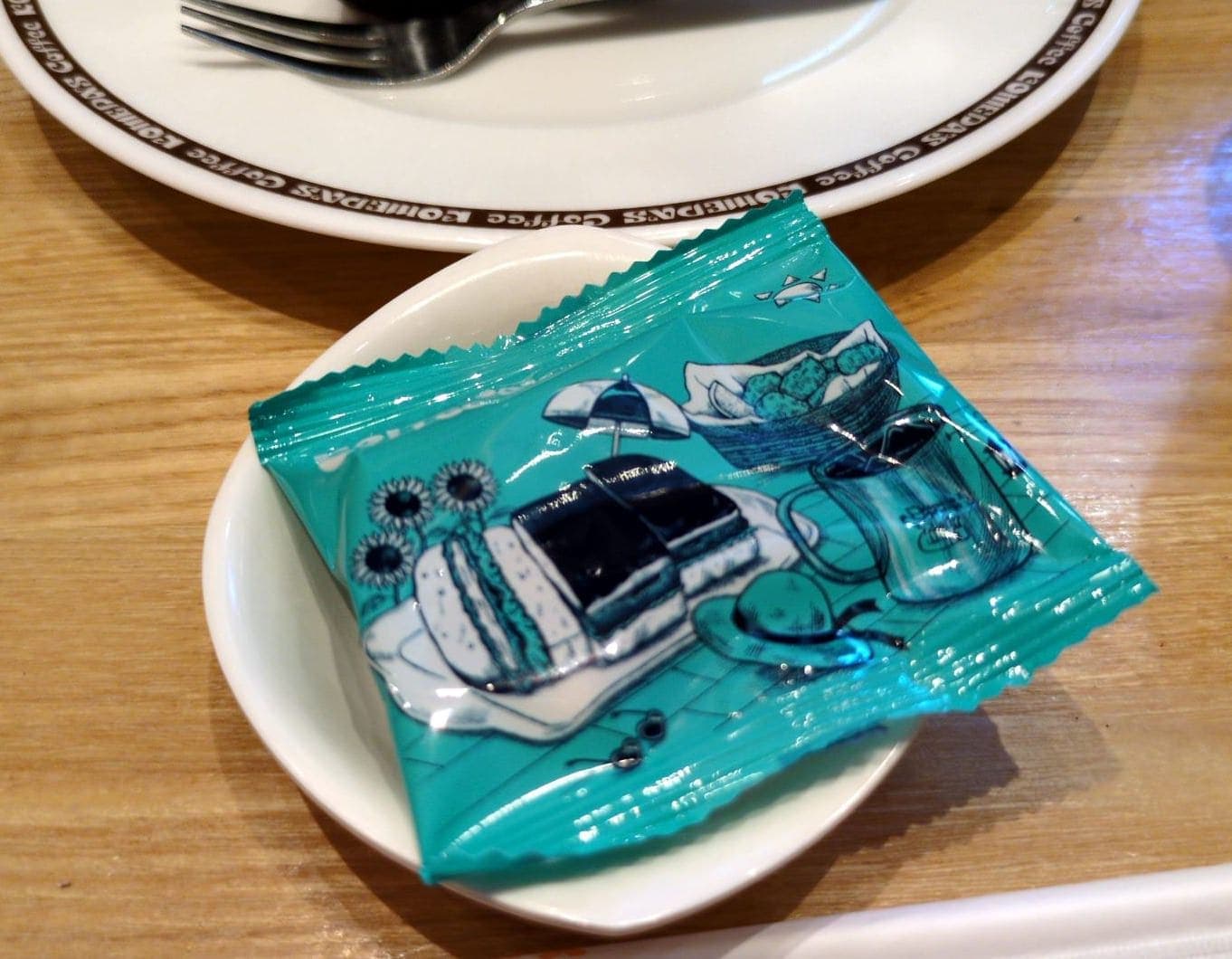 コメダ珈琲　塩キャラメルモンブラン　ケーキセット　豆菓子