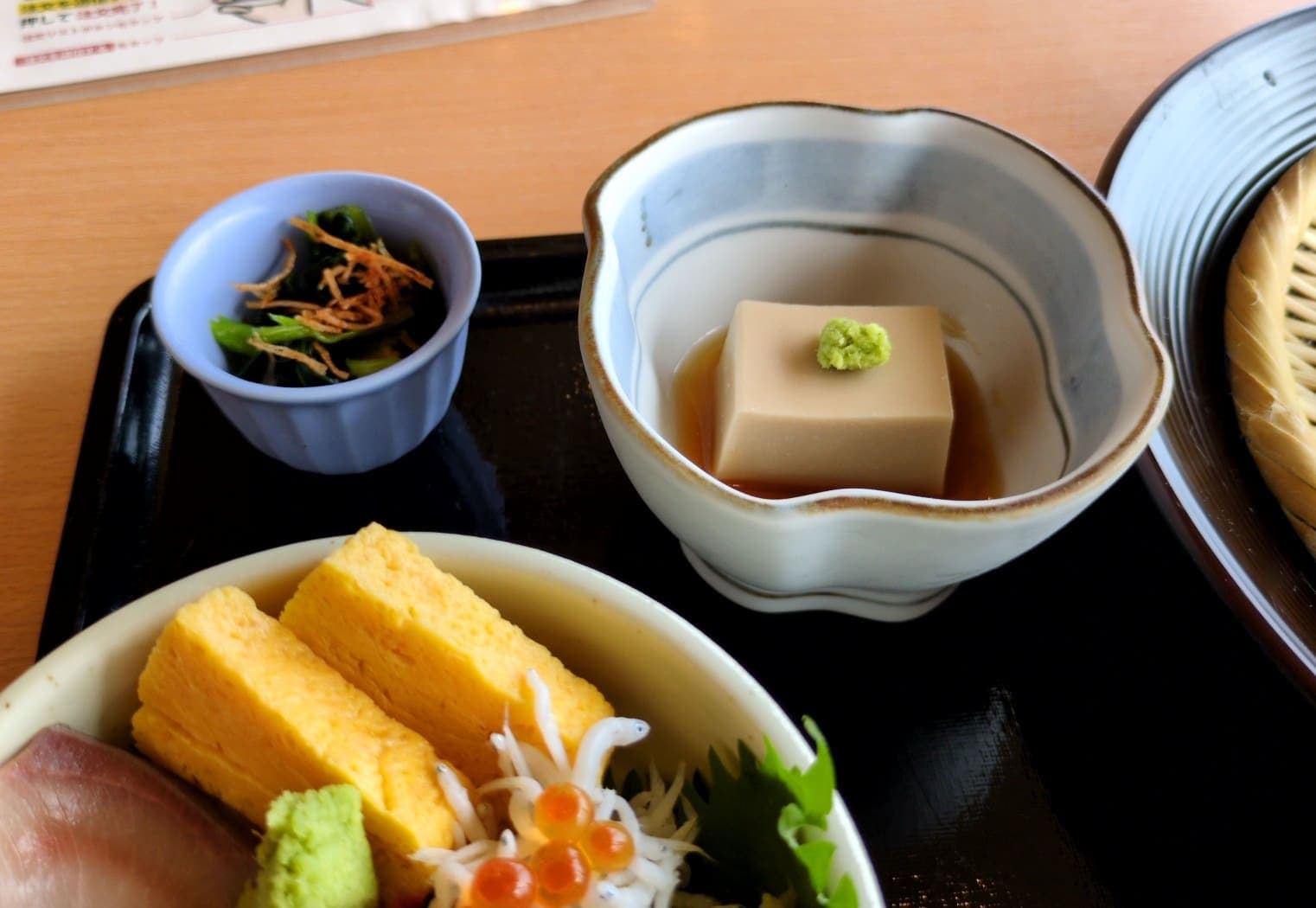 伊豆伊東　赤沢日帰り温泉　レストラン　選べるミニ丼蕎麦セット　豆腐