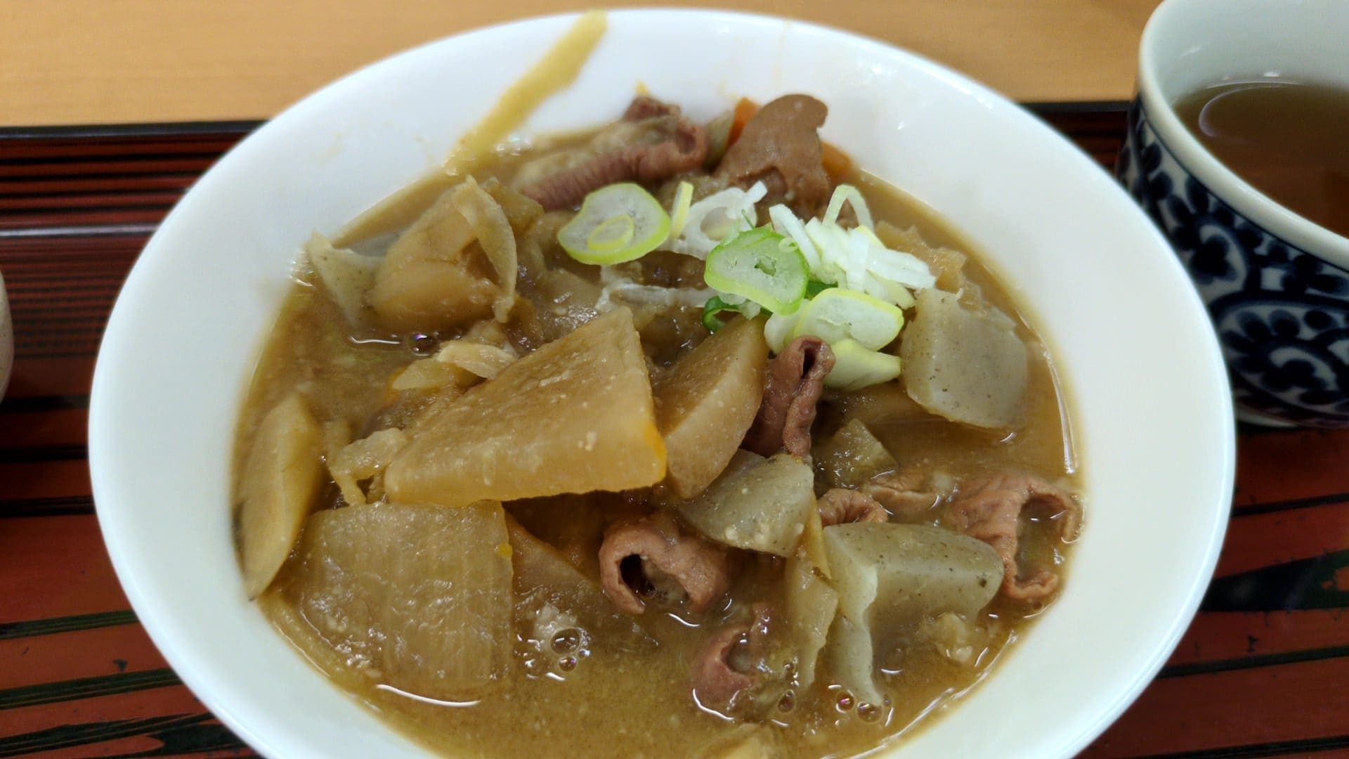谷田部東パーキングエリア下り もつ煮込定食　もつ煮