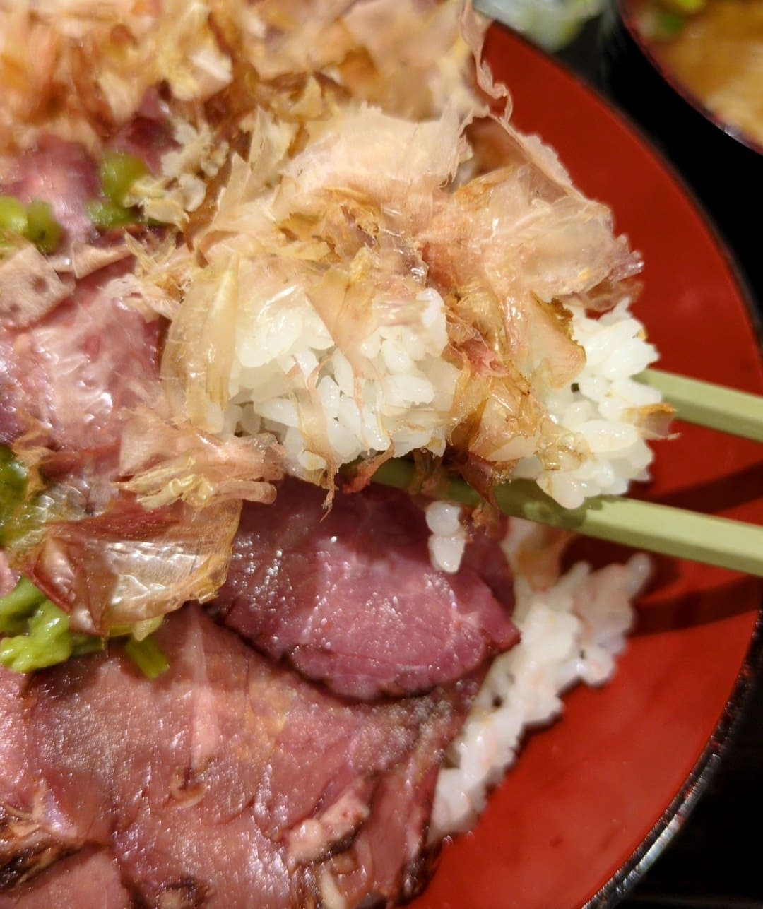 EXPASA浜名湖 わさびビーフ丼 食べる3