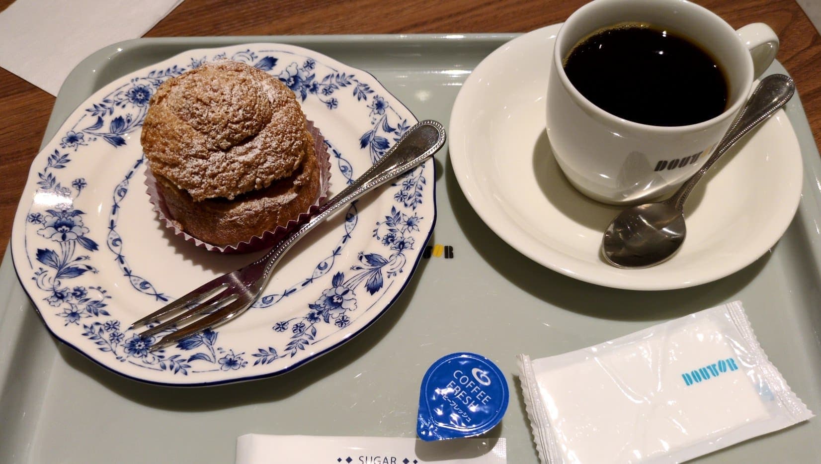 ドトール　沖縄県産紅芋のシューモンブランとコーヒー