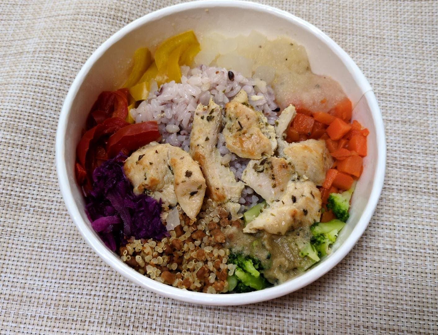 無印良品の冷凍プレート「1/3日分の野菜を使った雑穀ごはん」 食べる1