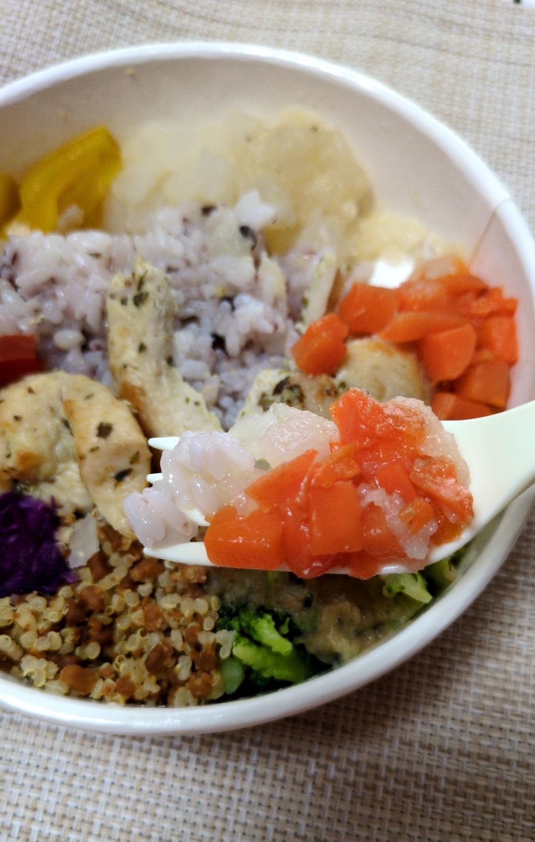 無印良品の冷凍プレート「1/3日分の野菜を使った雑穀ごはん」 食べる4